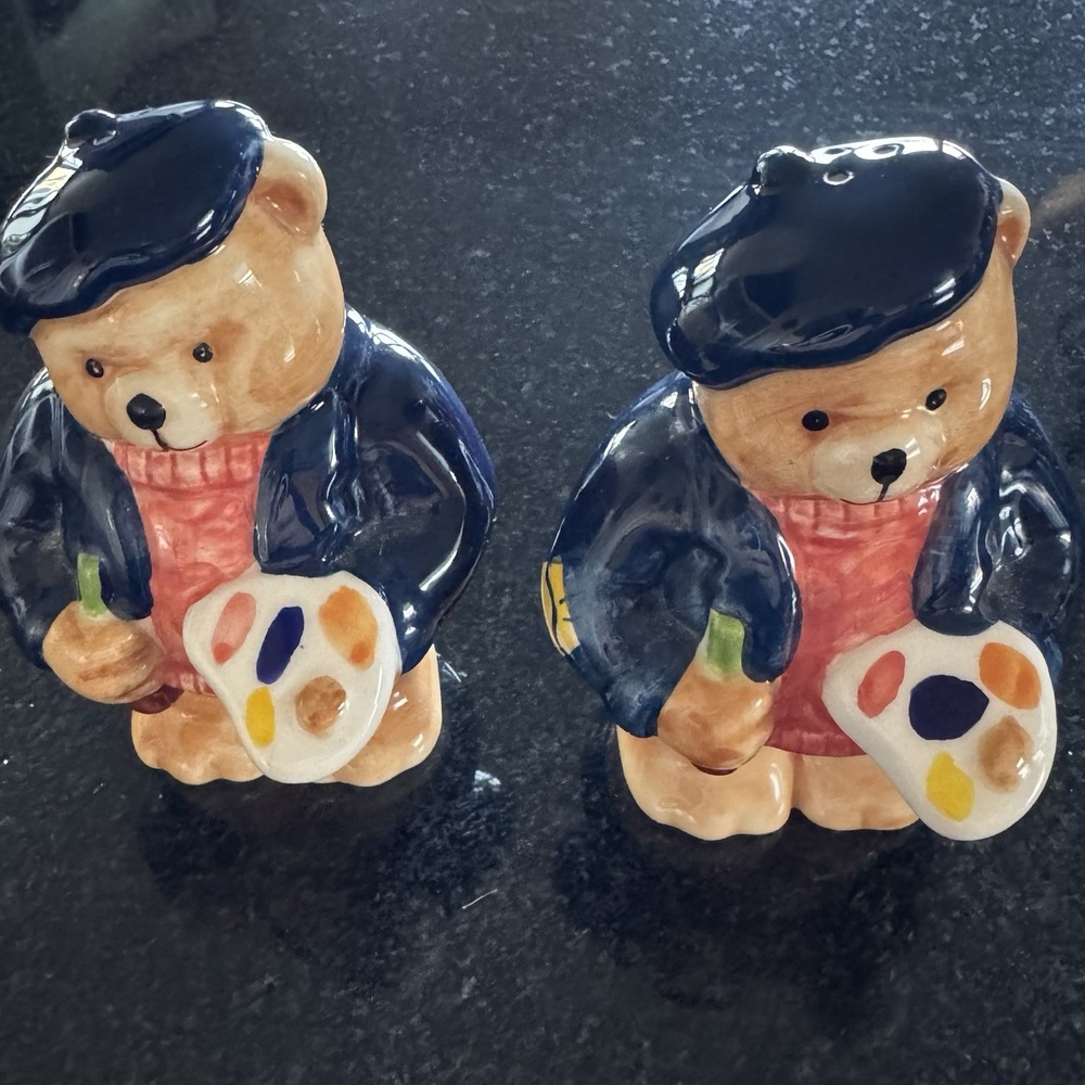 Vintage Artist Bears Salt and‎ Pepper Shaker Set